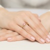 Pierścionek W0553 Diament Laboratoryjny różowy 1,00ct żółte złoto