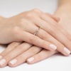 Pierścionek W0335 Diament Laboratoryjny różowy 0,15ct białe złoto