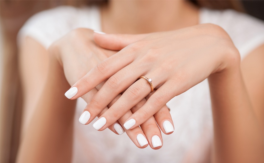 Idealny pierścionek zaręczynowy – na co zwrócić uwagę przy wyborze?